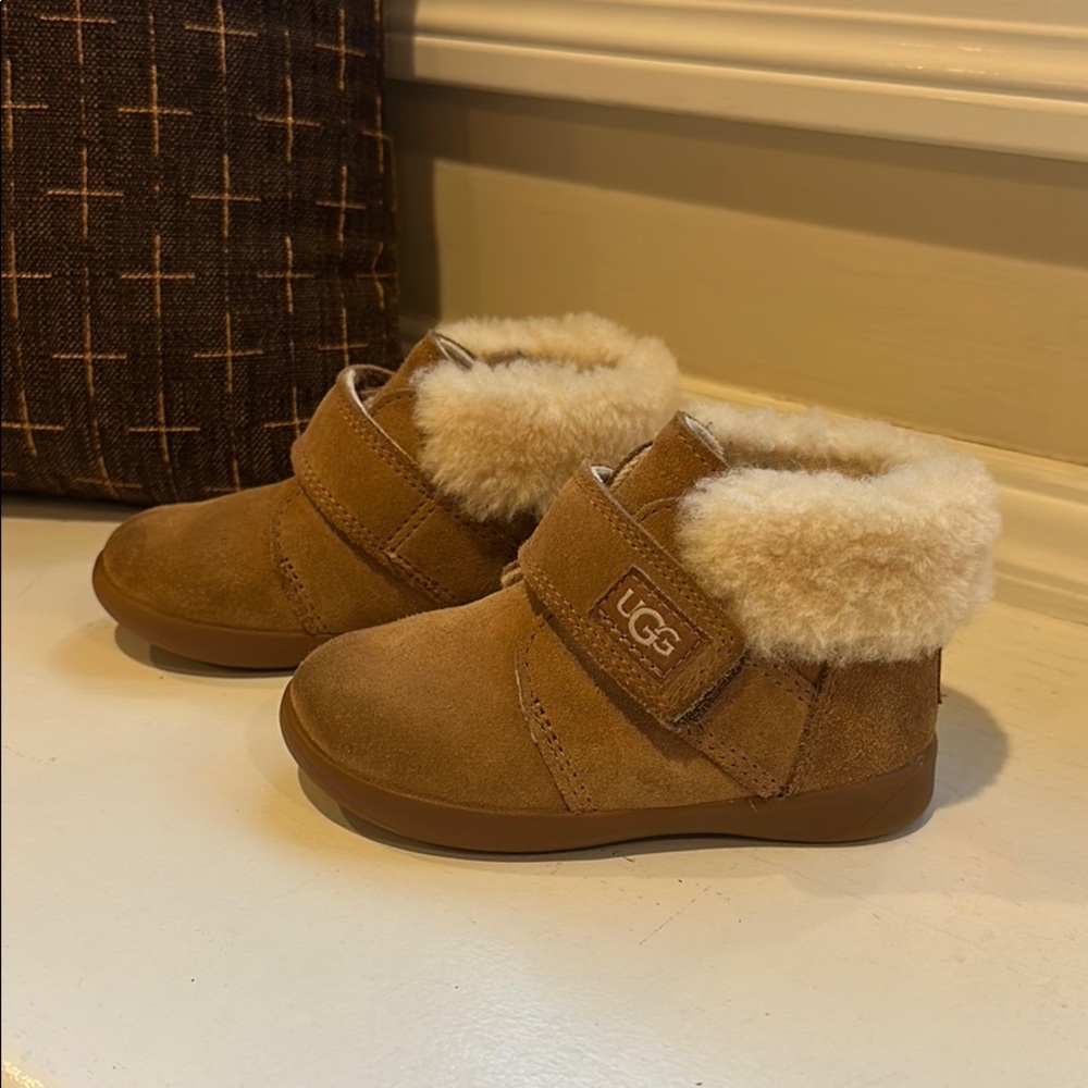 Kids Ugg Booties - Picture 3 of 3
